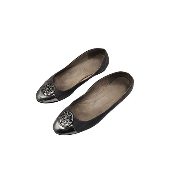 A2 by Aerosoles Trend Book Grey Suede Silver Cap Toe Flat Slip On Women 9.5 - Picture 2 of 8